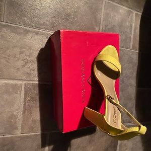 Dream pairs hi chunk suede heels